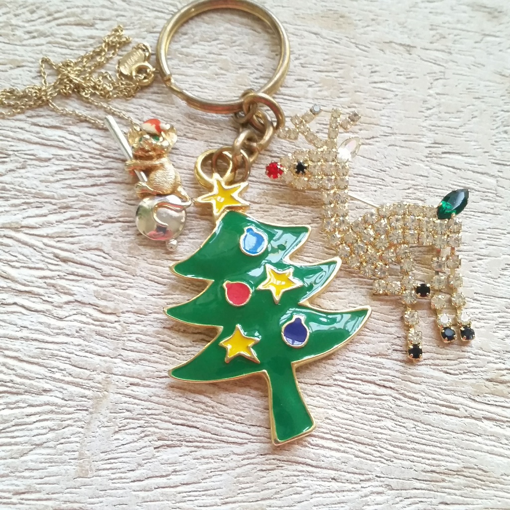 Holiday Jewelry Set 7$